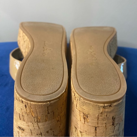 Sam Edelman Romy sandals patent leather tan flip flop wedges. - Picture 10 of 14